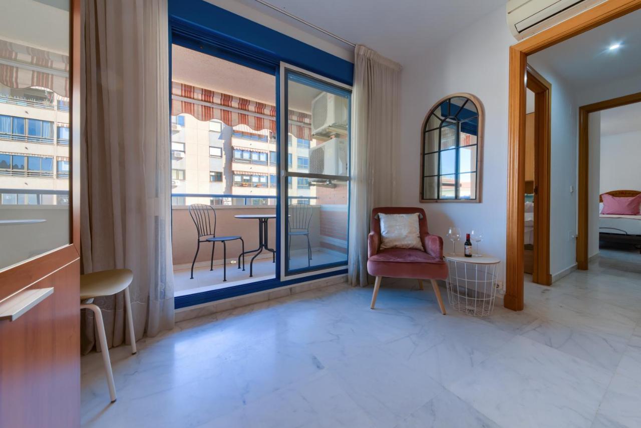 Holidays2Malaga Ayala 450 Mts From Beach & Terrace Extérieur photo