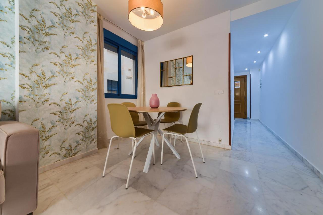 Holidays2Malaga Ayala 450 Mts From Beach & Terrace Extérieur photo
