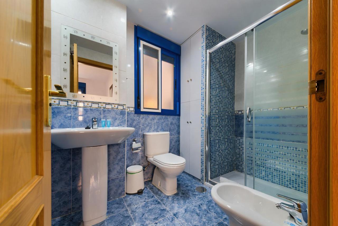 Holidays2Malaga Ayala 450 Mts From Beach & Terrace Extérieur photo
