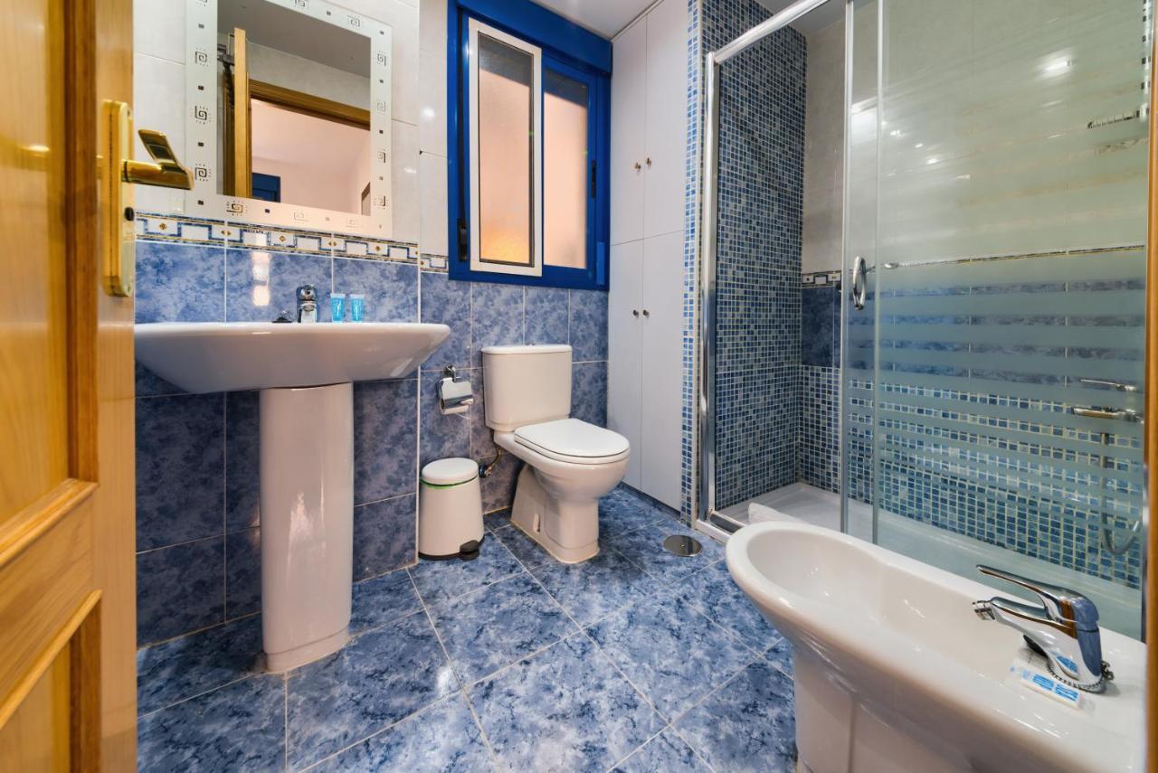 Holidays2Malaga Ayala 450 Mts From Beach & Terrace Extérieur photo