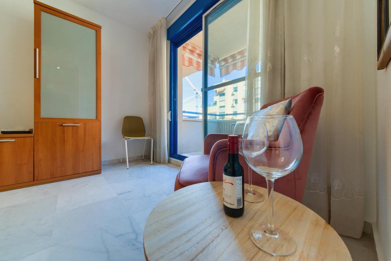 Holidays2Malaga Ayala 450 Mts From Beach & Terrace Extérieur photo